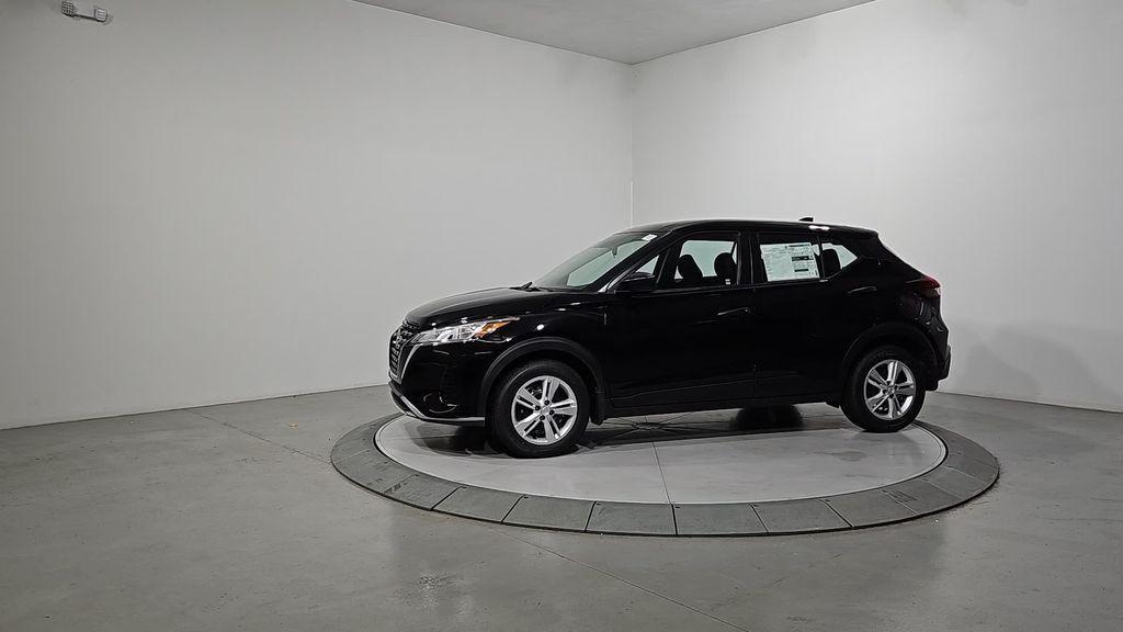 new 2025 Nissan Kicks Play car, priced at $21,479
