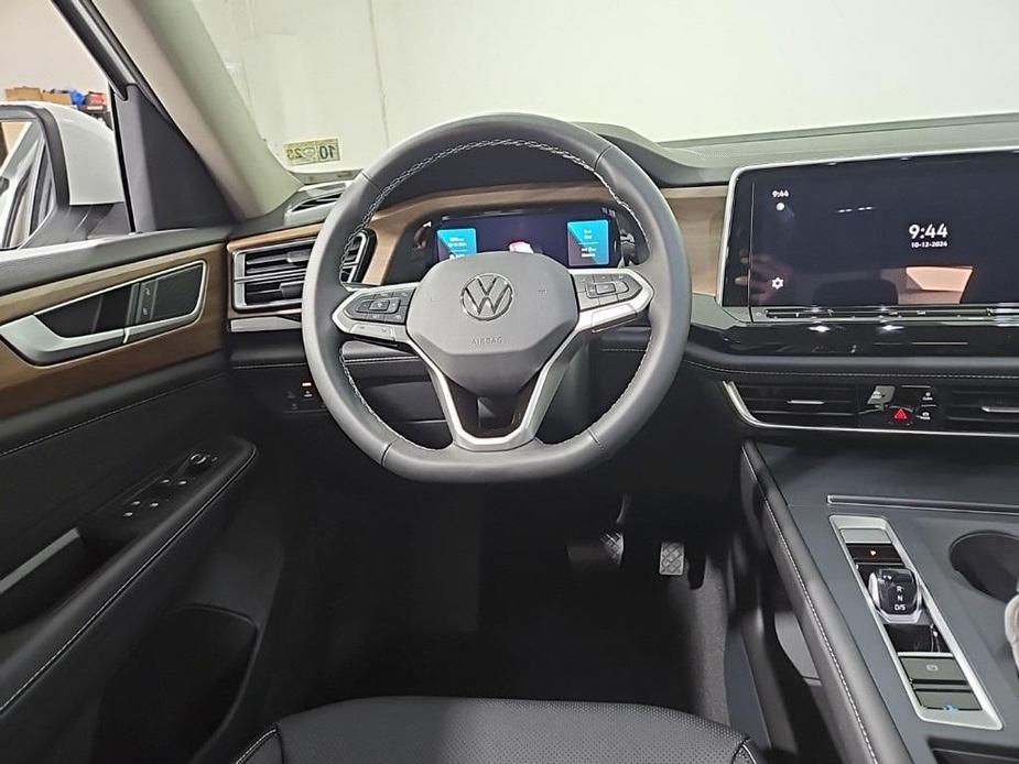 new 2024 Volkswagen Atlas car, priced at $37,652