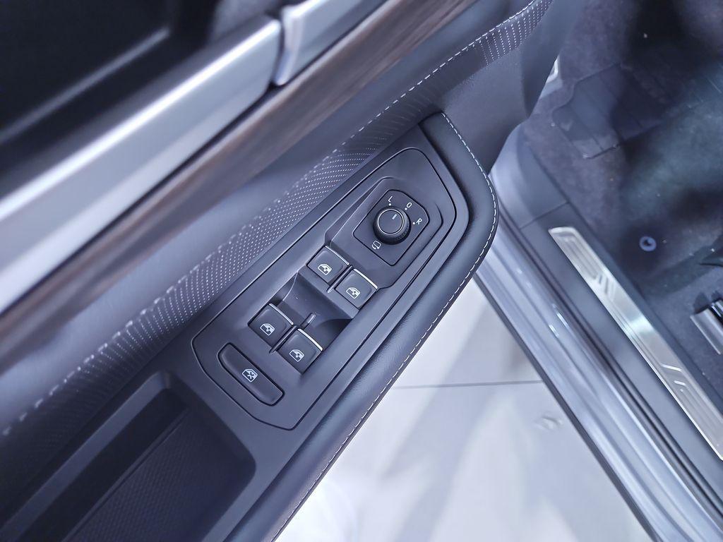 new 2026 Volkswagen Atlas car, priced at $54,301