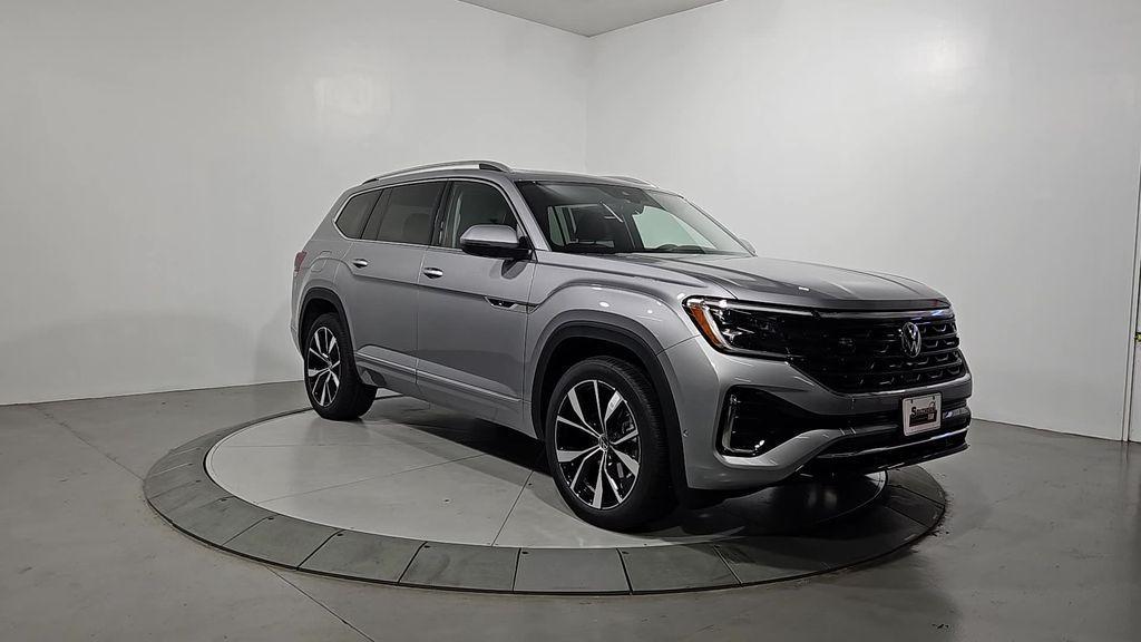 new 2026 Volkswagen Atlas car, priced at $54,301