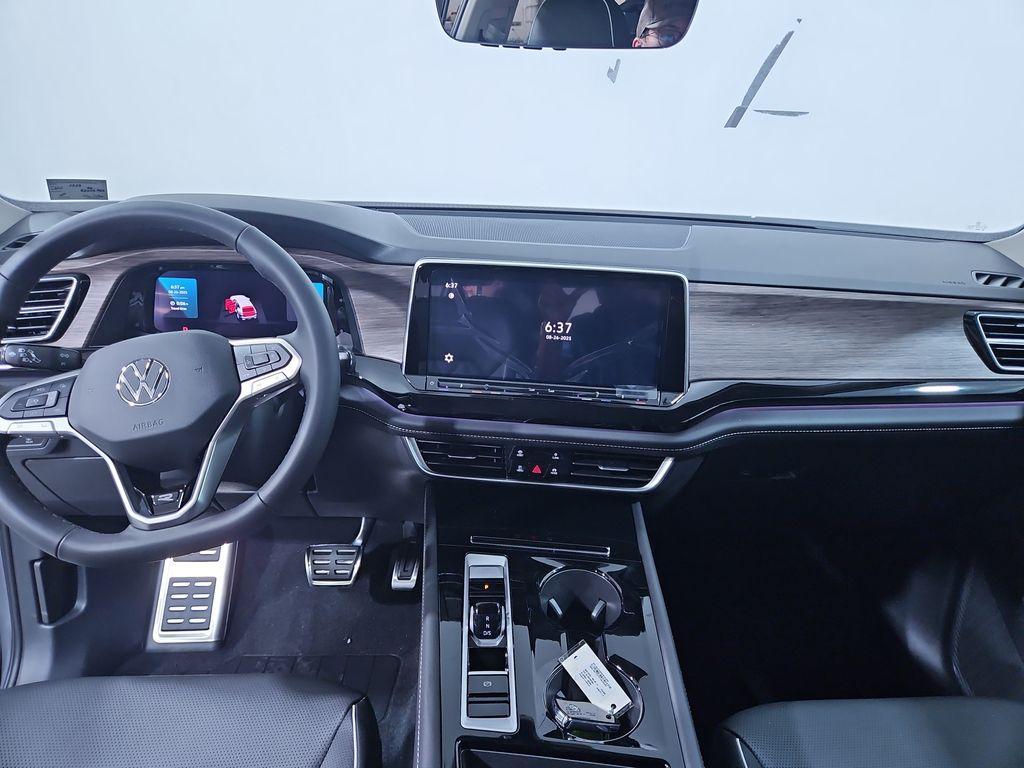 new 2026 Volkswagen Atlas car, priced at $54,301