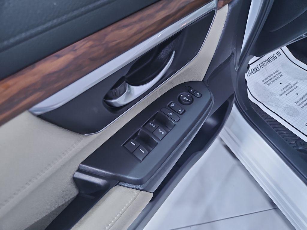 used 2022 Honda CR-V car, priced at $29,789