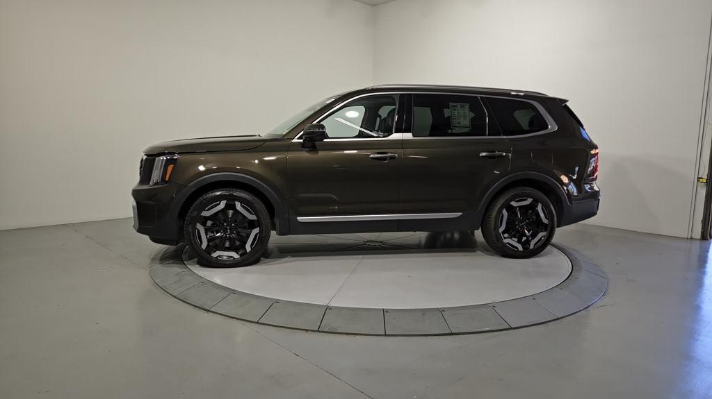 used 2023 Kia Telluride car, priced at $33,357