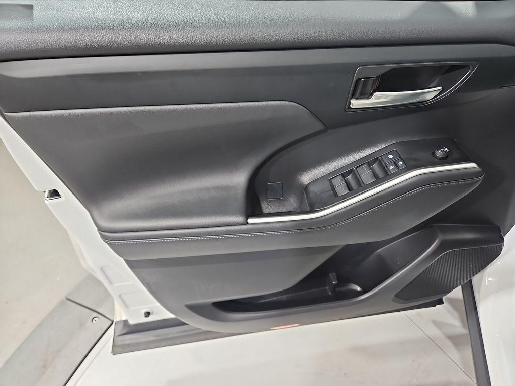 used 2021 Toyota Highlander car, priced at $36,037