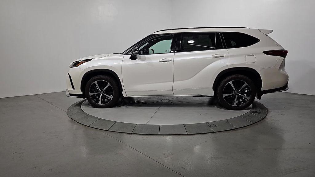 used 2021 Toyota Highlander car, priced at $36,037