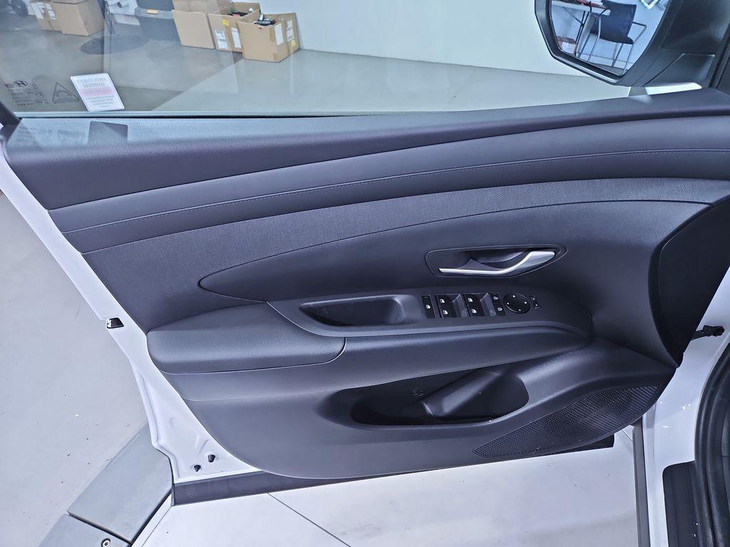 new 2025 Hyundai TUCSON Hybrid car, priced at $37,029