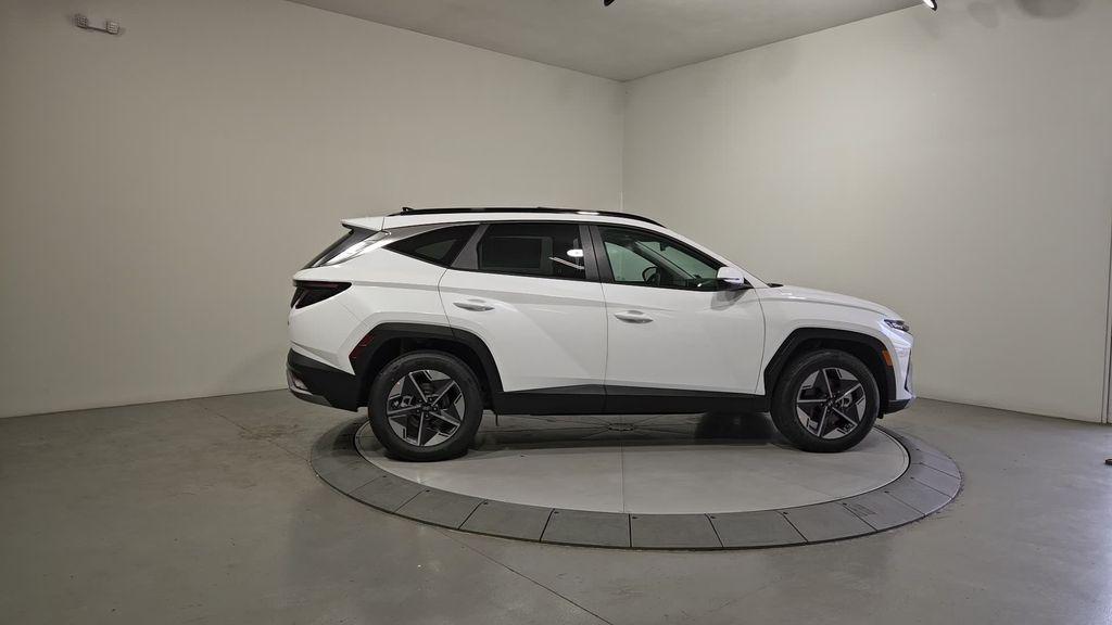 new 2025 Hyundai TUCSON Hybrid car, priced at $35,978