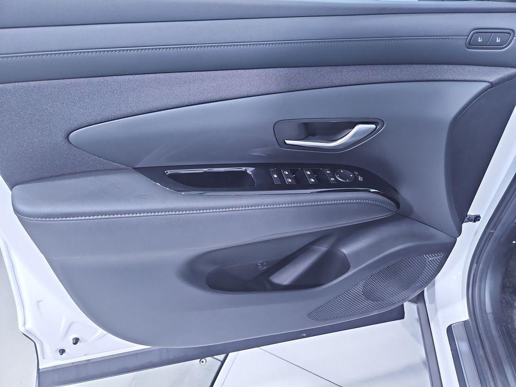 new 2025 Hyundai TUCSON Hybrid car, priced at $41,337