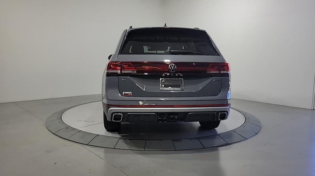 new 2024 Volkswagen Atlas car, priced at $45,086