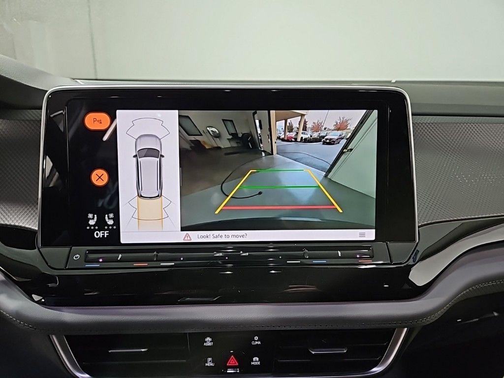 new 2025 Volkswagen Atlas car, priced at $45,759