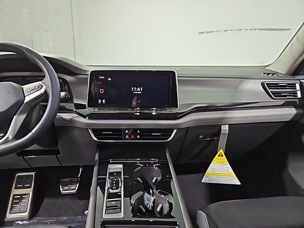 new 2025 Volkswagen Atlas car, priced at $45,759