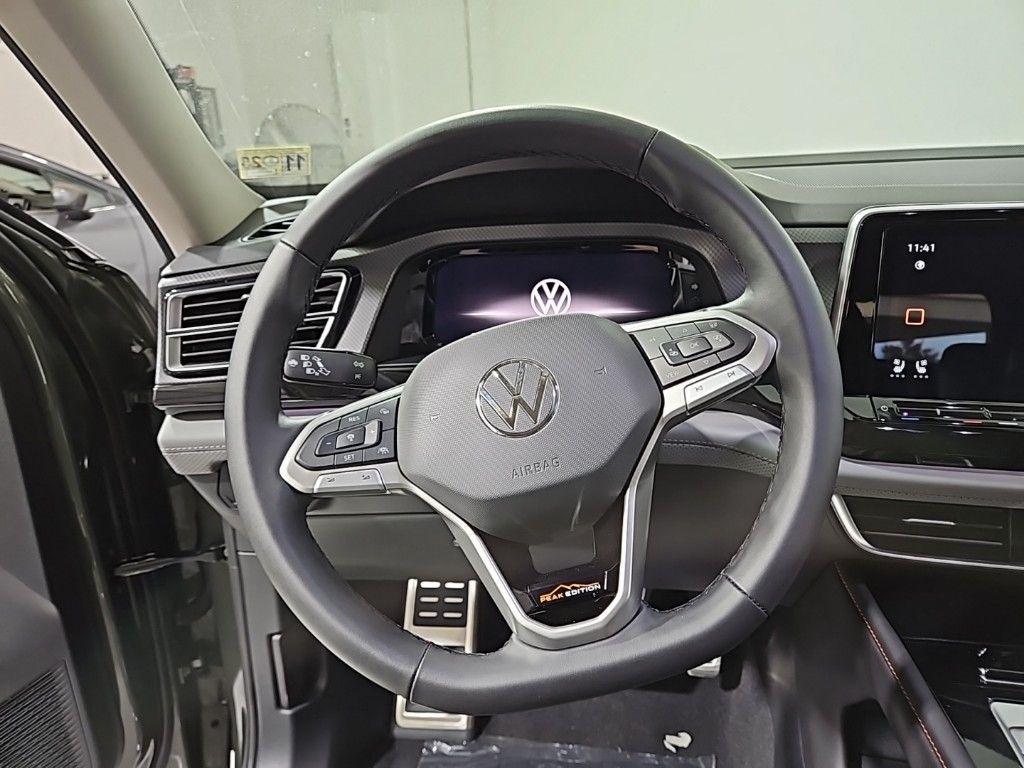 new 2025 Volkswagen Atlas car, priced at $45,759