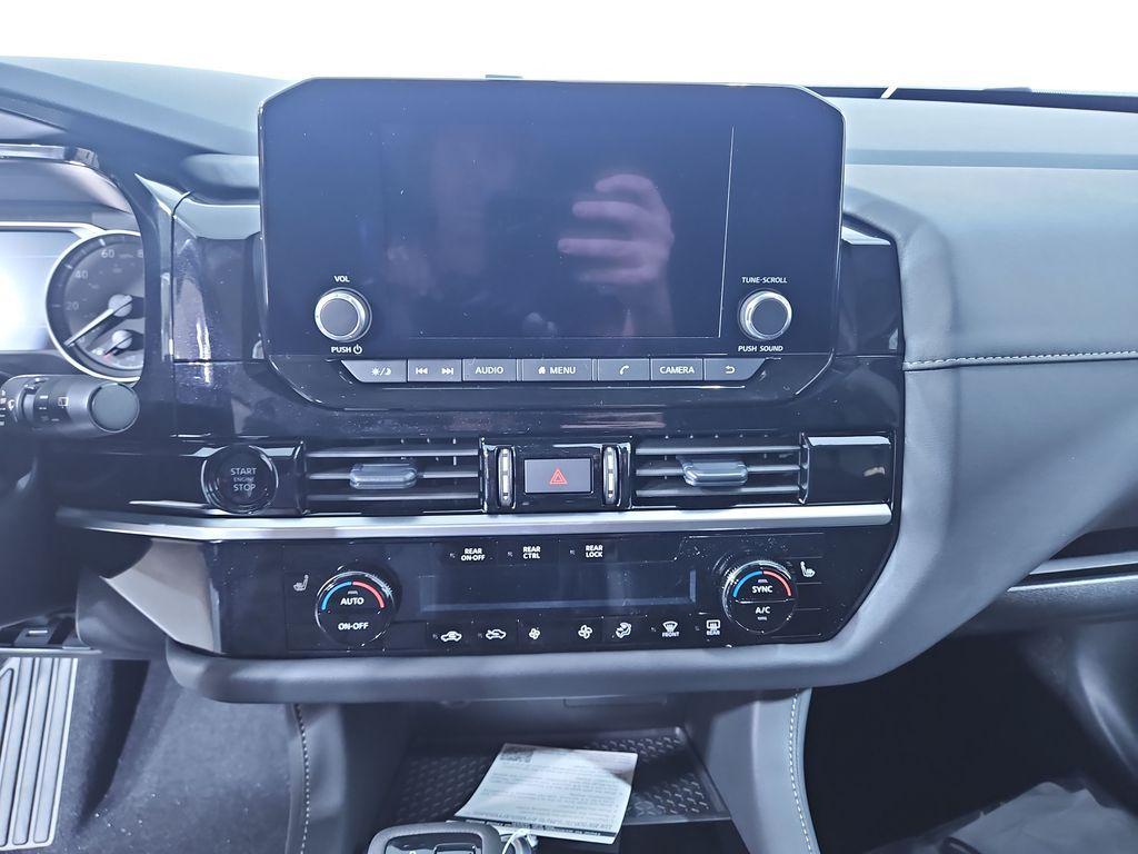 new 2025 Nissan Pathfinder car, priced at $36,170