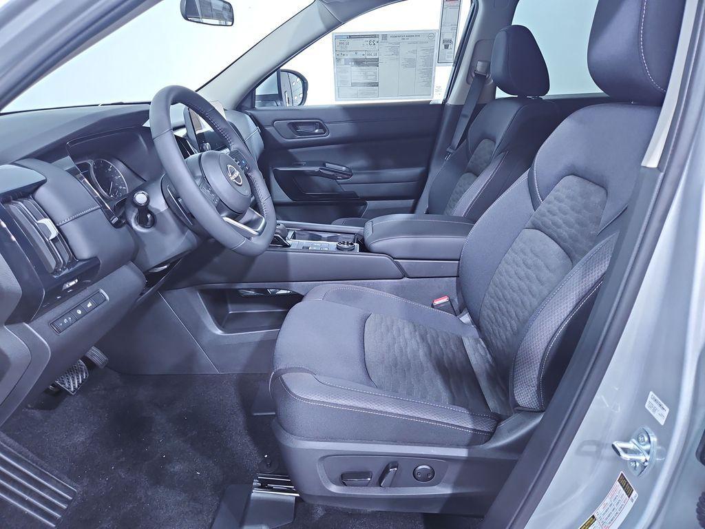 new 2025 Nissan Pathfinder car, priced at $36,170