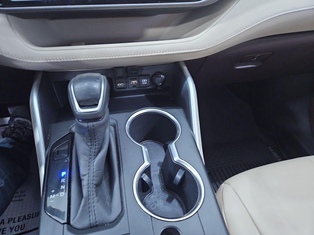 used 2020 Toyota Highlander car, priced at $30,725