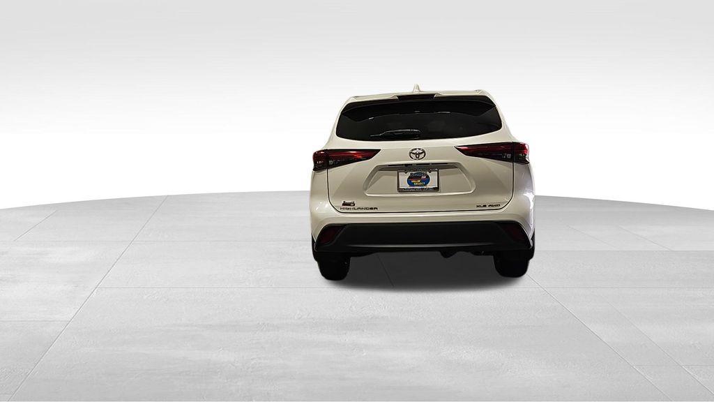 used 2020 Toyota Highlander car, priced at $30,725