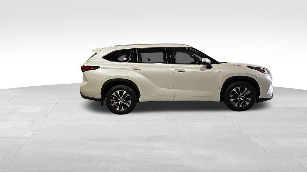 used 2020 Toyota Highlander car, priced at $30,725
