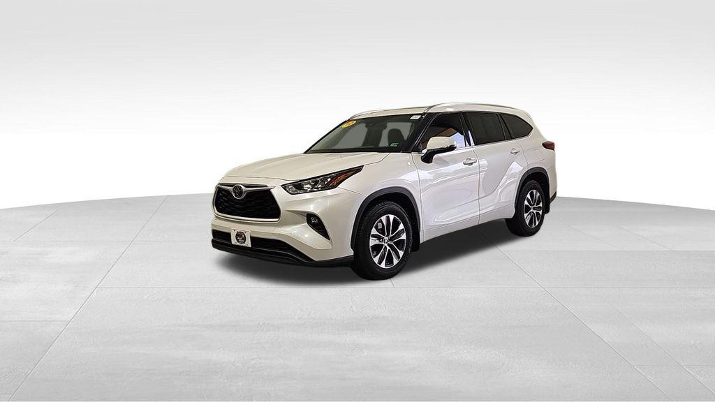 used 2020 Toyota Highlander car, priced at $30,725
