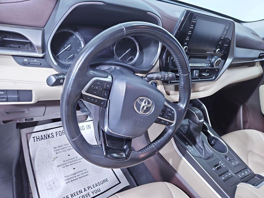 used 2020 Toyota Highlander car, priced at $30,725