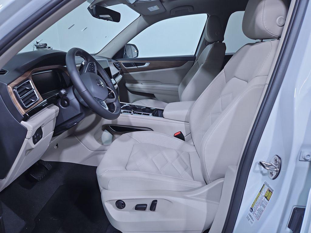 new 2025 Volkswagen Atlas car, priced at $46,278