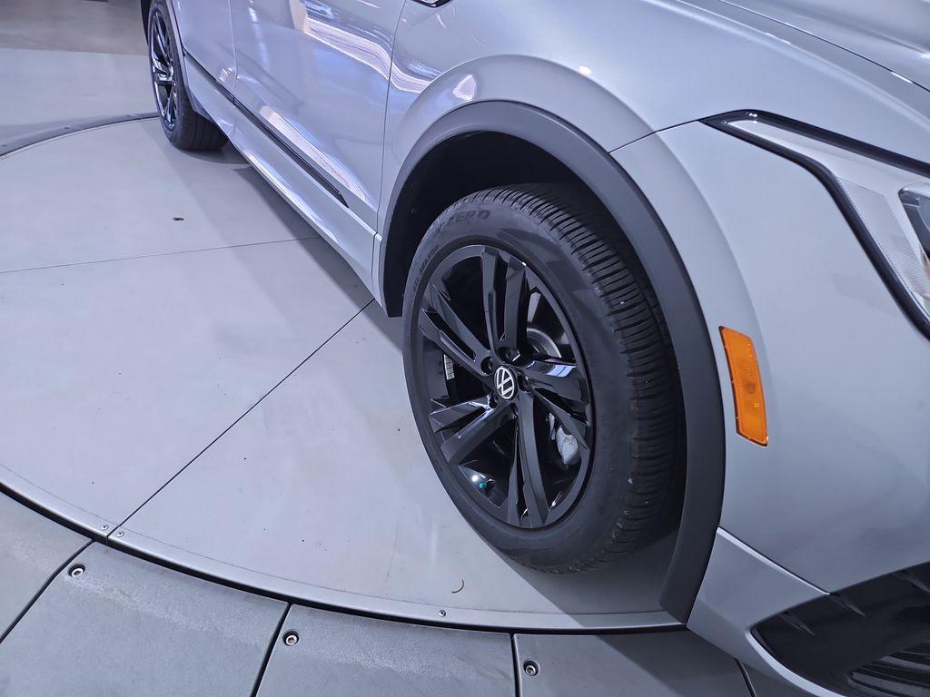 used 2024 Volkswagen Tiguan car, priced at $31,324