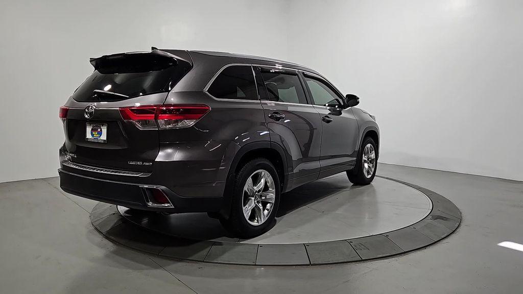 used 2018 Toyota Highlander car, priced at $29,329