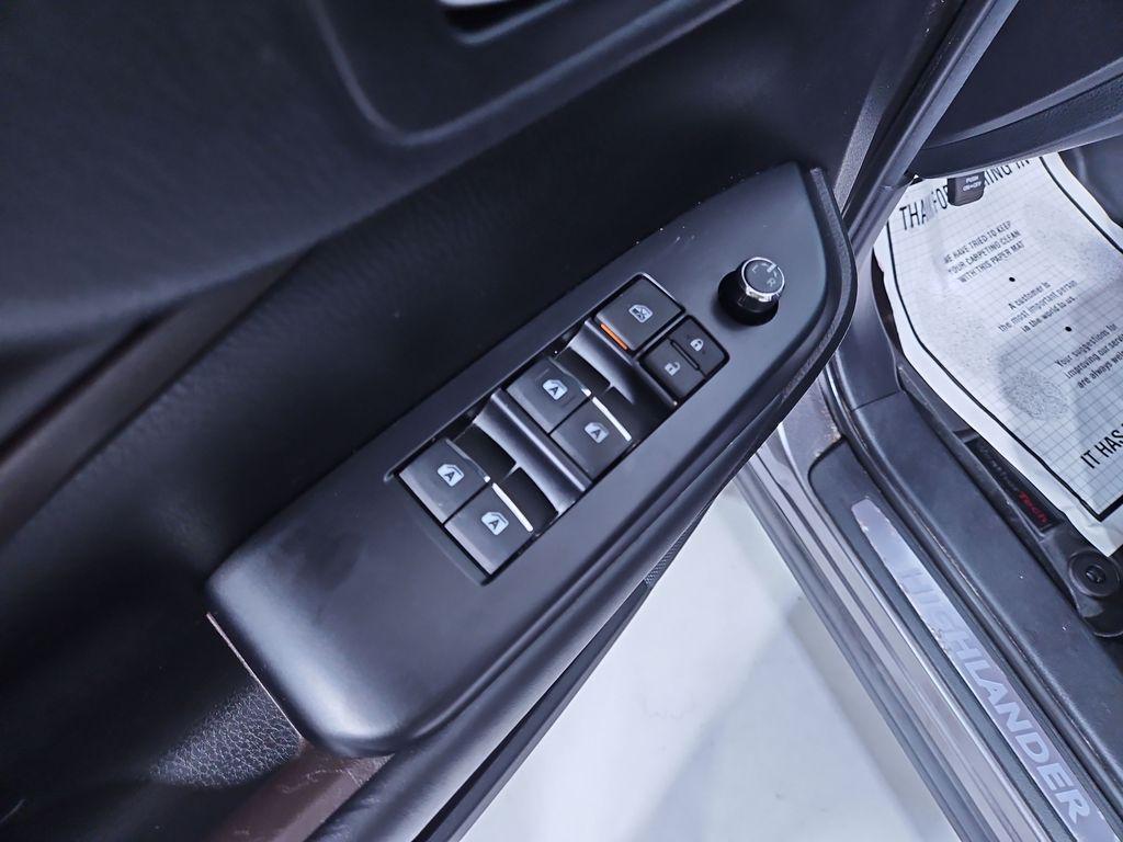 used 2018 Toyota Highlander car, priced at $29,329