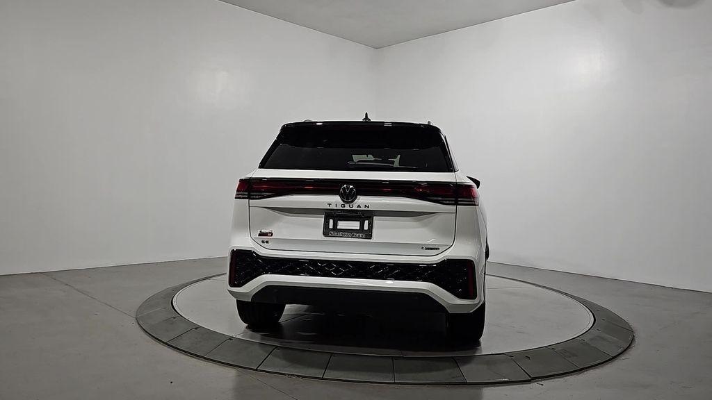 new 2025 Volkswagen Tiguan car, priced at $38,559