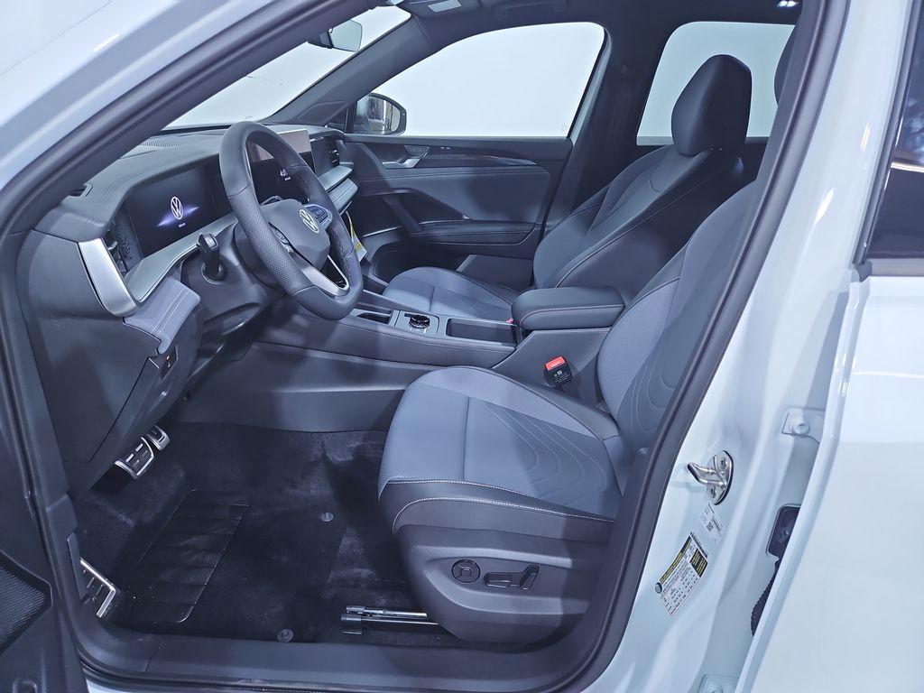new 2025 Volkswagen Tiguan car, priced at $38,559