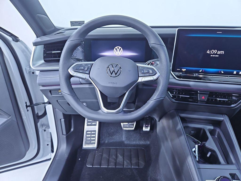 new 2025 Volkswagen Tiguan car, priced at $38,559
