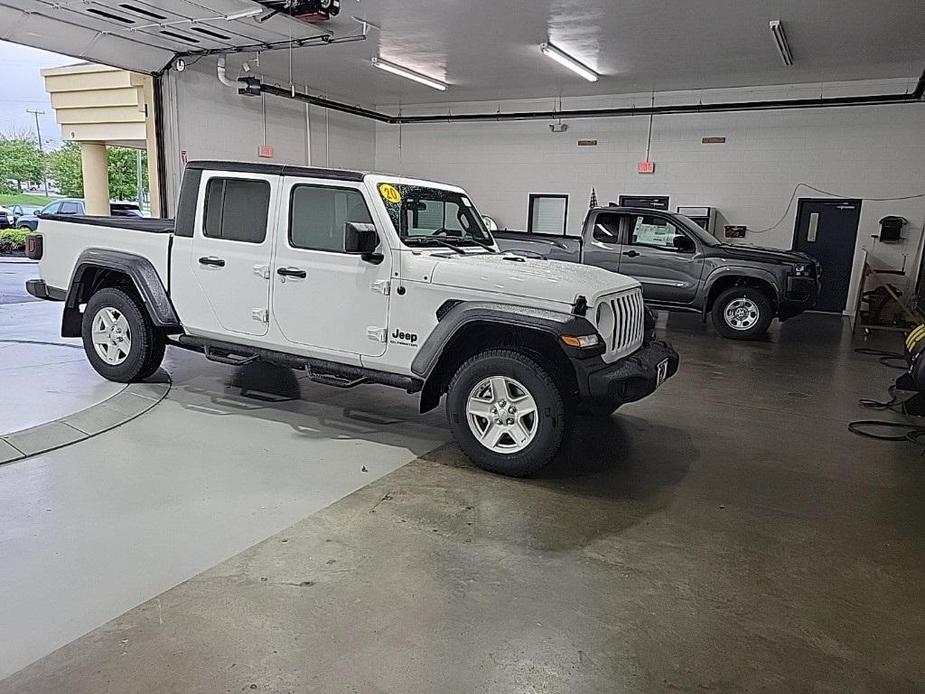 used 2020 Jeep Gladiator car, priced at $27,644