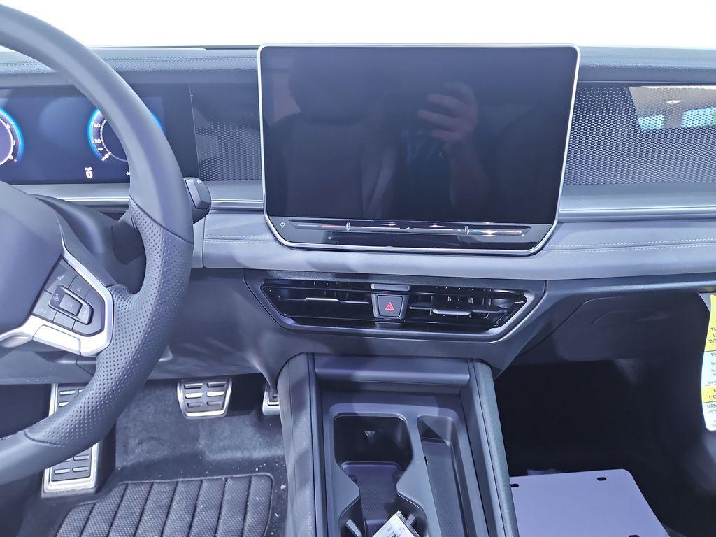 new 2025 Volkswagen Tiguan car, priced at $37,395