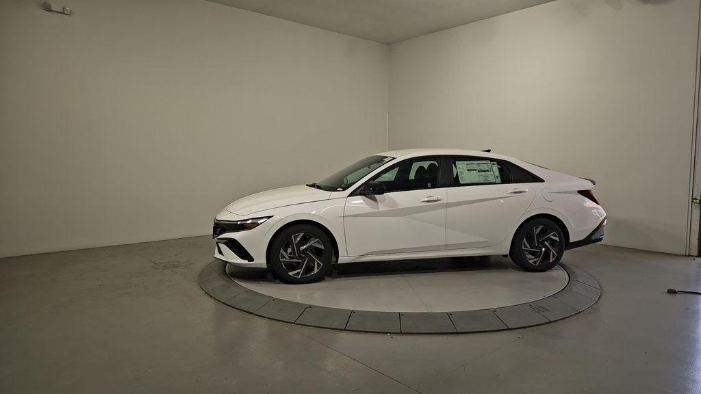 new 2025 Hyundai Elantra car, priced at $24,008