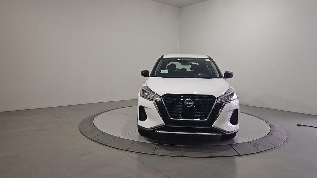 new 2025 Nissan Kicks Play car, priced at $22,057