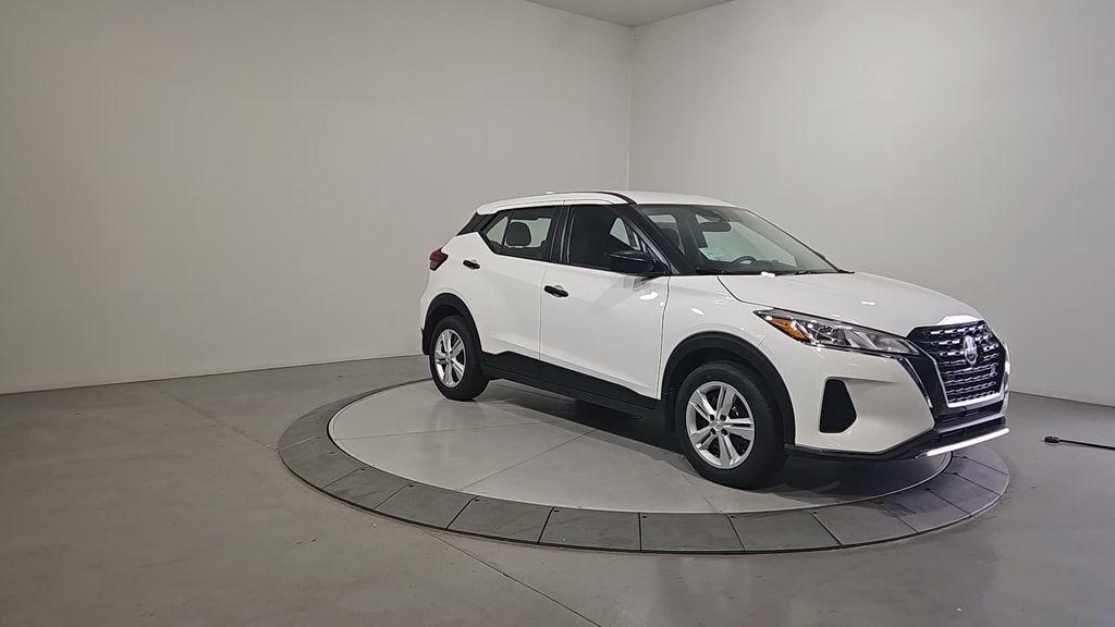 new 2025 Nissan Kicks Play car, priced at $22,057
