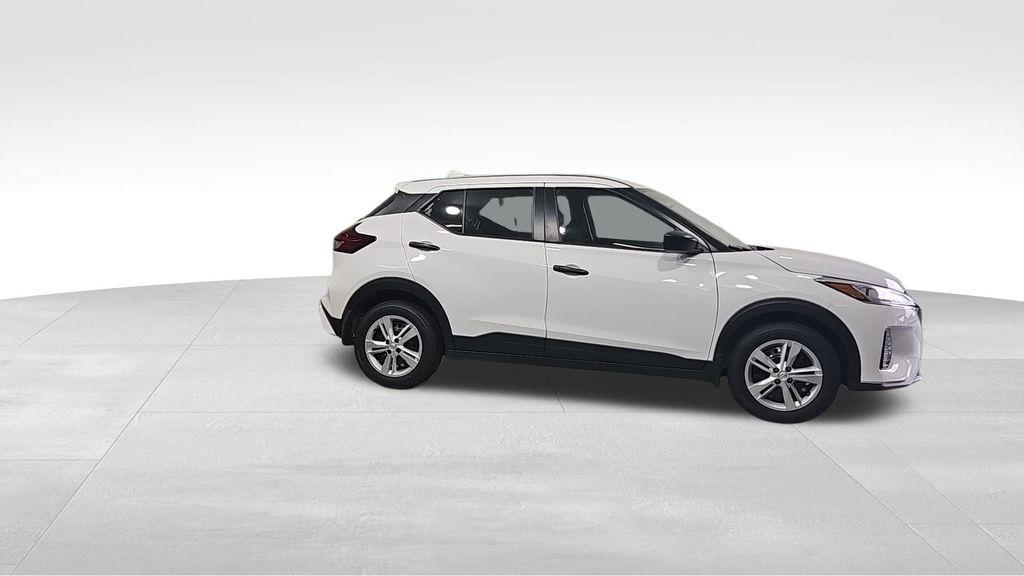 new 2025 Nissan Kicks Play car, priced at $22,757