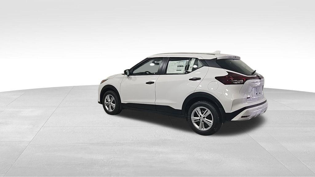 new 2025 Nissan Kicks Play car, priced at $22,757