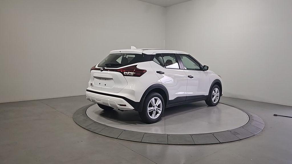new 2025 Nissan Kicks Play car, priced at $22,057