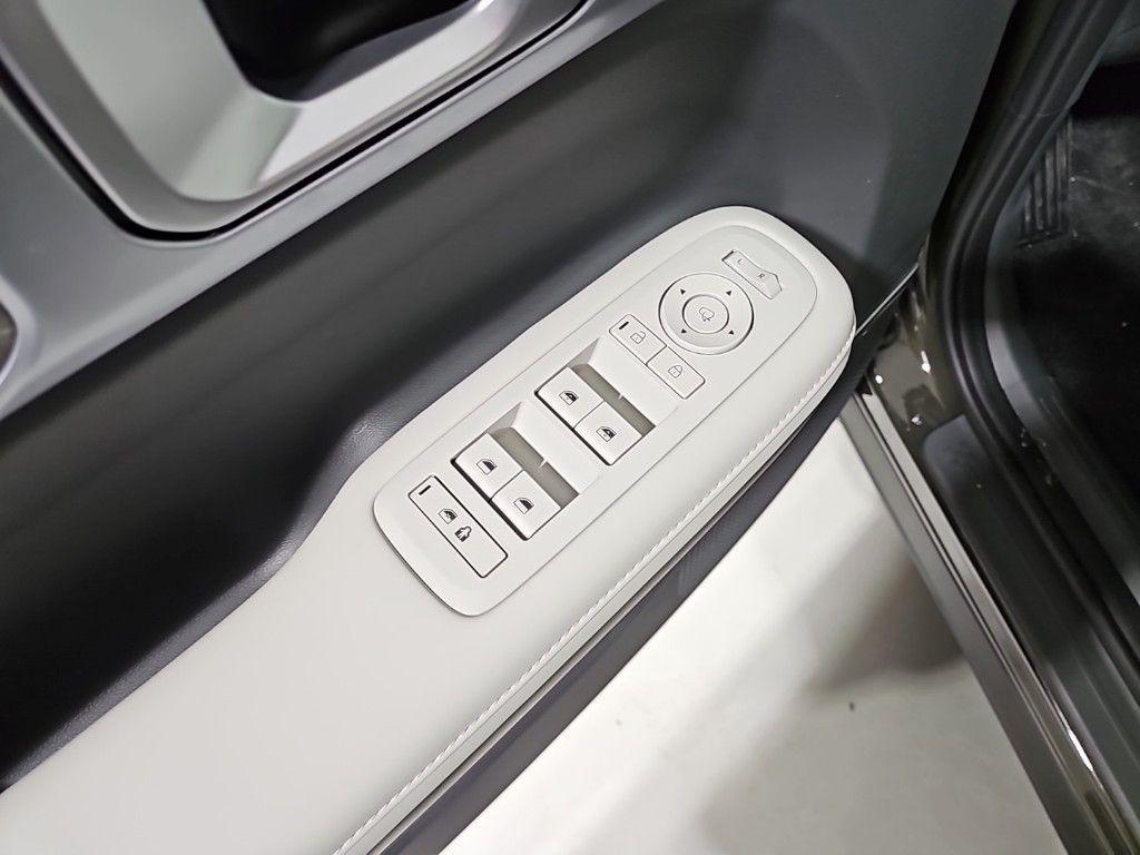 new 2025 Hyundai Santa Fe car, priced at $43,692