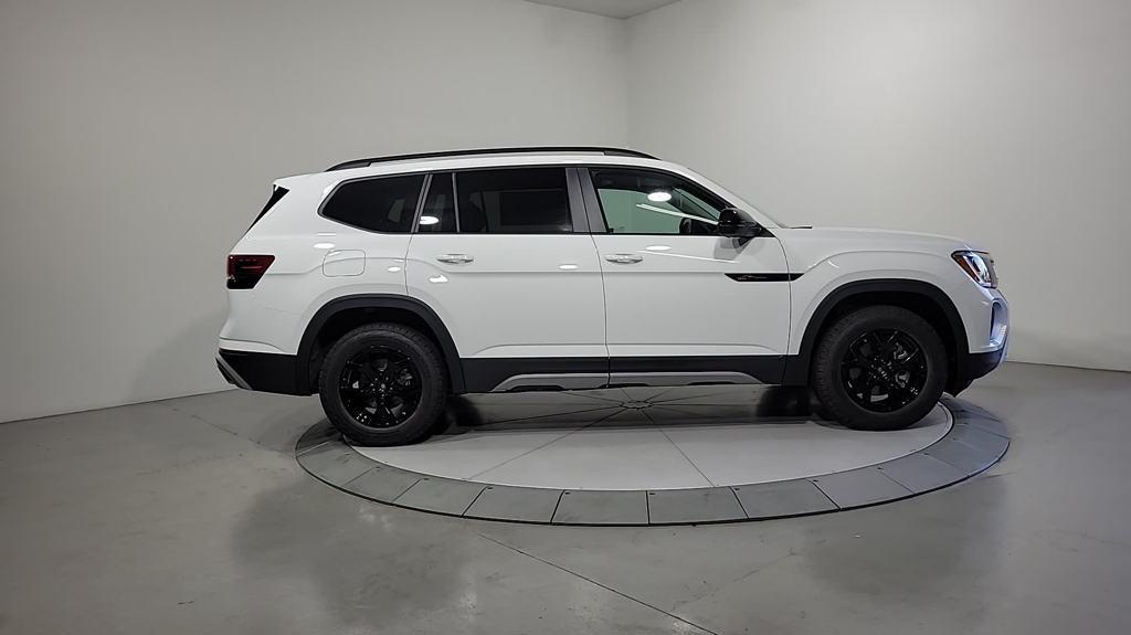 new 2024 Volkswagen Atlas car, priced at $45,681