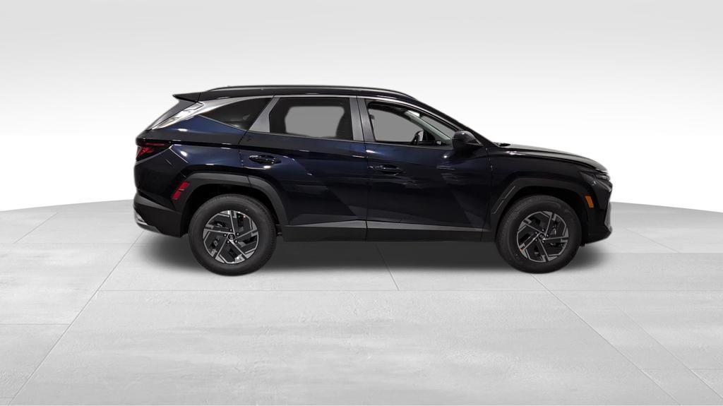 new 2025 Hyundai TUCSON Hybrid car, priced at $33,240