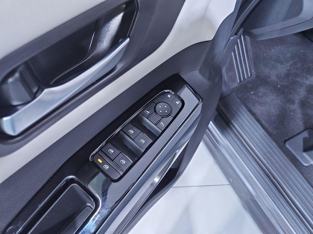 new 2025 Nissan Pathfinder car, priced at $45,921