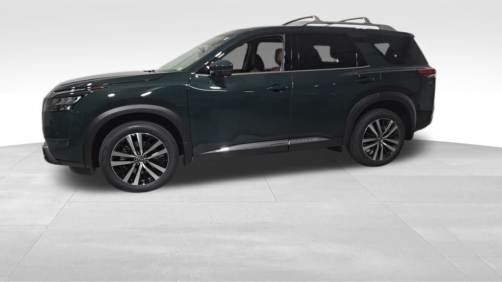 new 2025 Nissan Pathfinder car, priced at $49,646