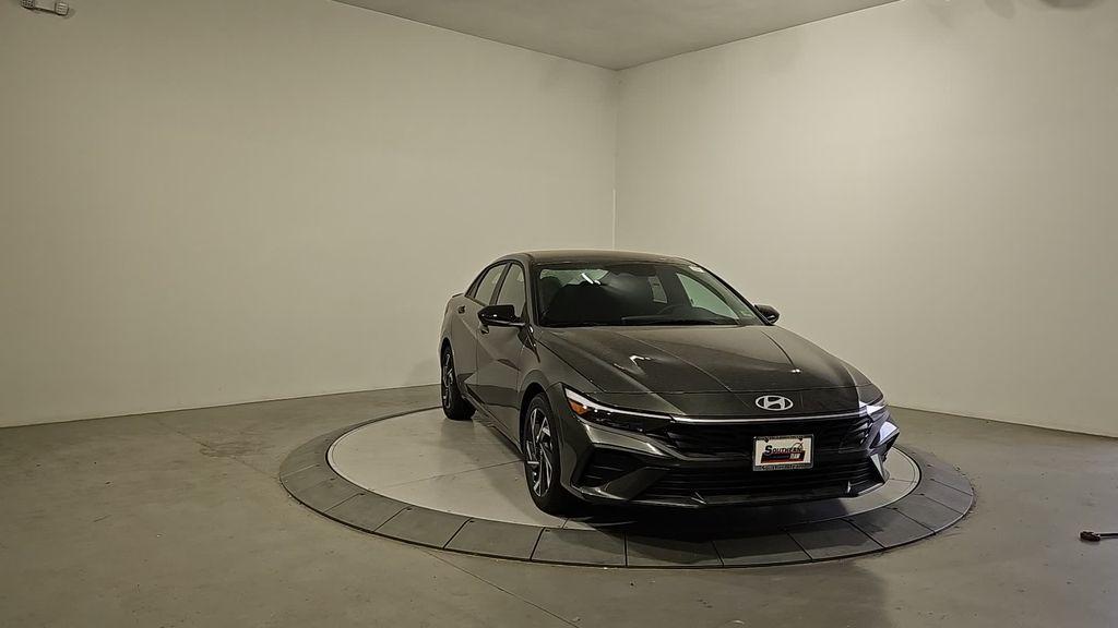 new 2025 Hyundai Elantra car, priced at $23,016