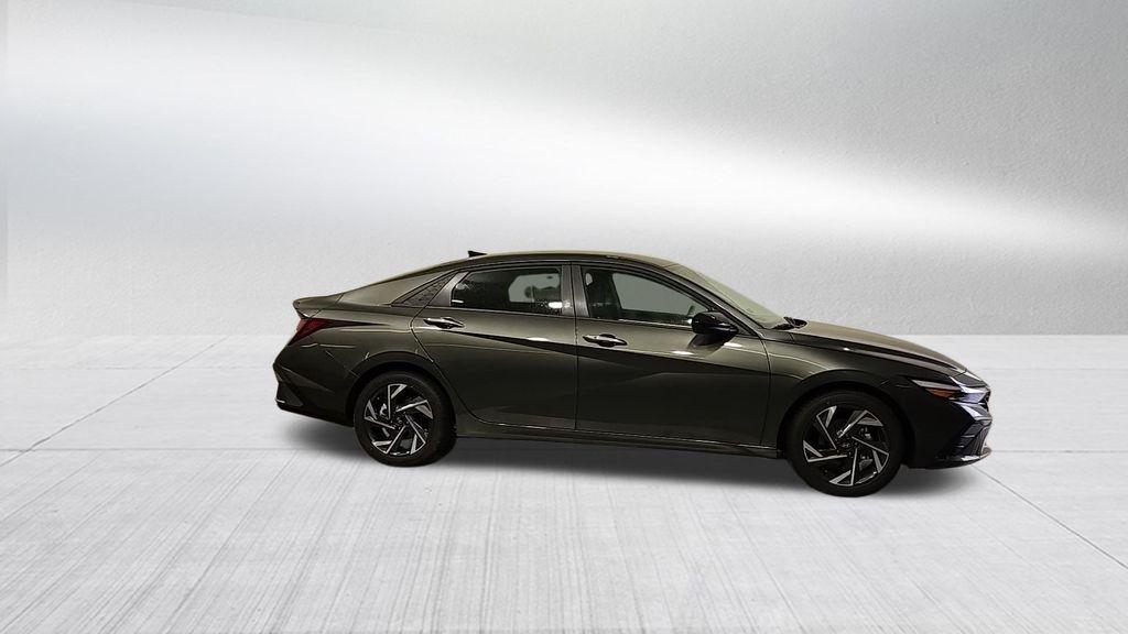 new 2025 Hyundai Elantra car, priced at $23,016