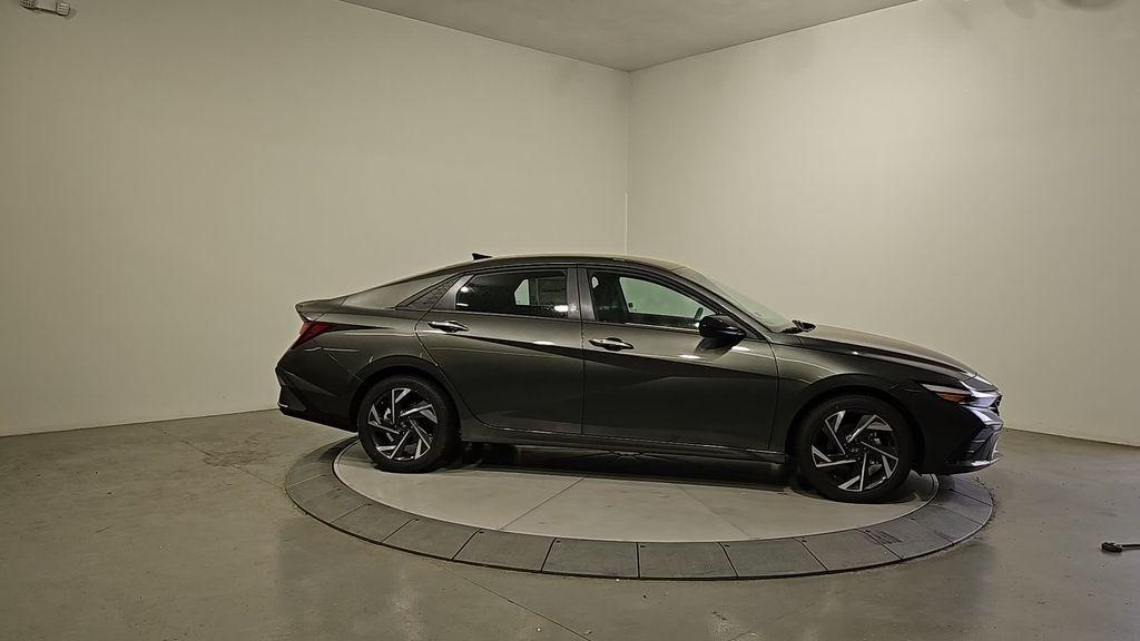 new 2025 Hyundai Elantra car, priced at $23,016