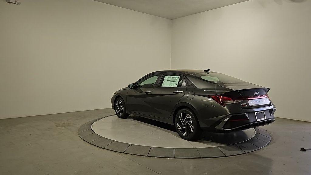 new 2025 Hyundai Elantra car, priced at $23,016