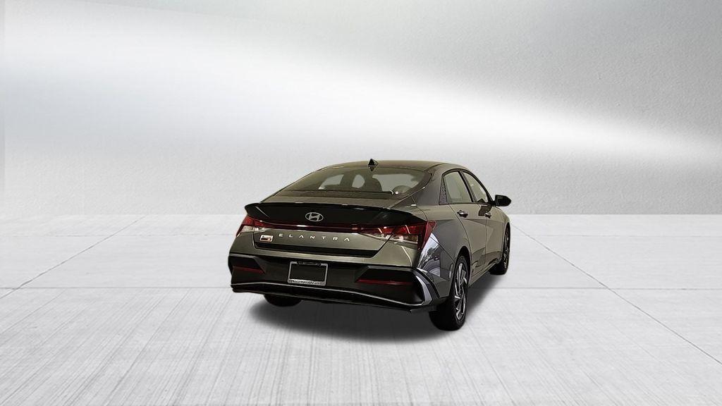 new 2025 Hyundai Elantra car, priced at $23,016