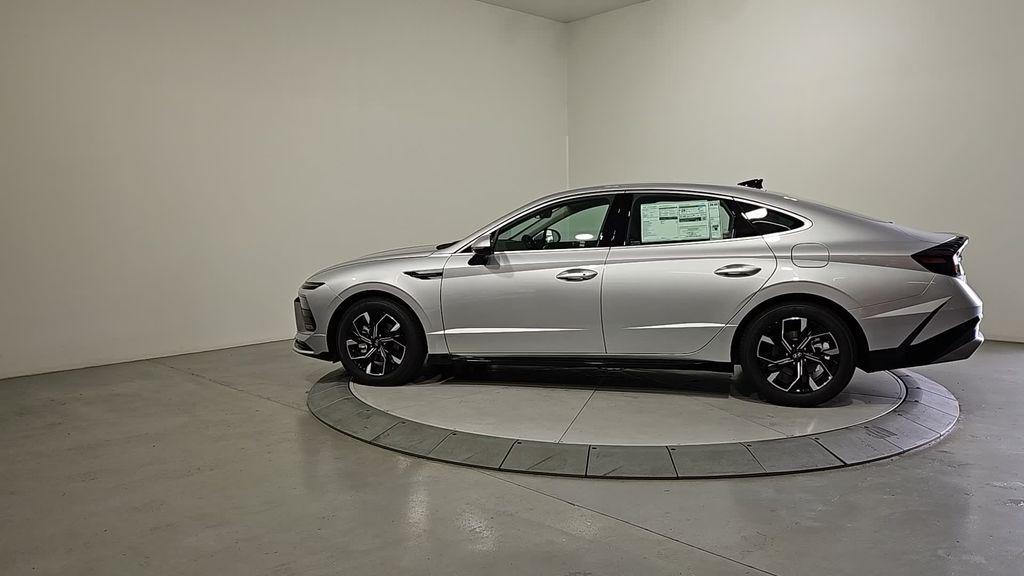 new 2025 Hyundai Sonata car, priced at $28,893