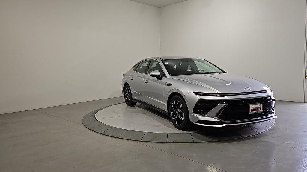 new 2025 Hyundai Sonata car, priced at $28,893
